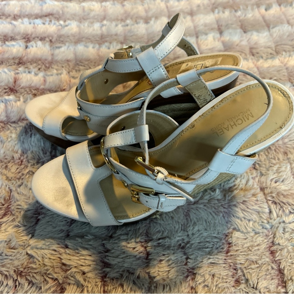 Michael Kors platform Sandals size 8 used at a store as sample shoe - Picture 9 of 9